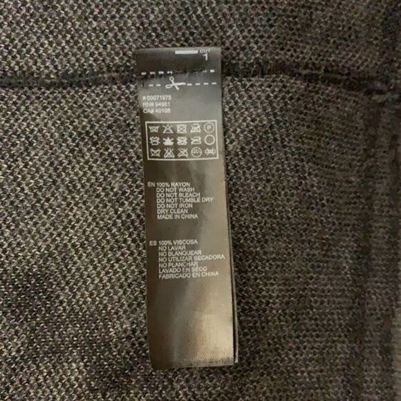 Forever 21 Gray & Black Aztec Tribal Print Sleeveless Cardigan One Size - Picture 6 of 9